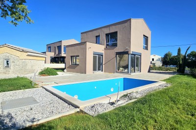 Villa con piscina vicino  a  Parenzo
