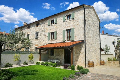 Avtentična istrska kamnita hiša z bazenom in pogledom na morje – naprodaj, okolica Poreča