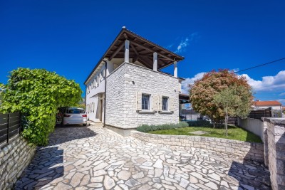 Vila s bazenom i pogledom na prirodu – okolica Poreča, Istra
