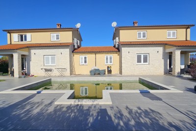 Labin okolica – kuća s bazenom i 2 stambene jedinice