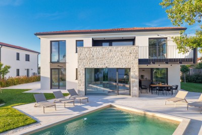 Haus mit Pool bei Poreč, Sveti Lovreč zu verkaufen