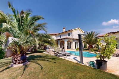 Kuća s bazenom i pogledom na more, 254 m², okolica Poreča – 8 km od mora