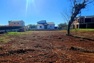 Ekskluziva | Atraktivno građevinsko zemljište 904 m² u Kašteliru