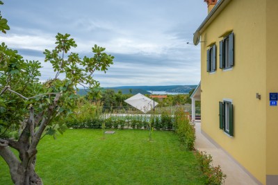 Priložnost! Prodamo prenovljeno kamnito hišo v Istri z očarljivim pogledom na morje